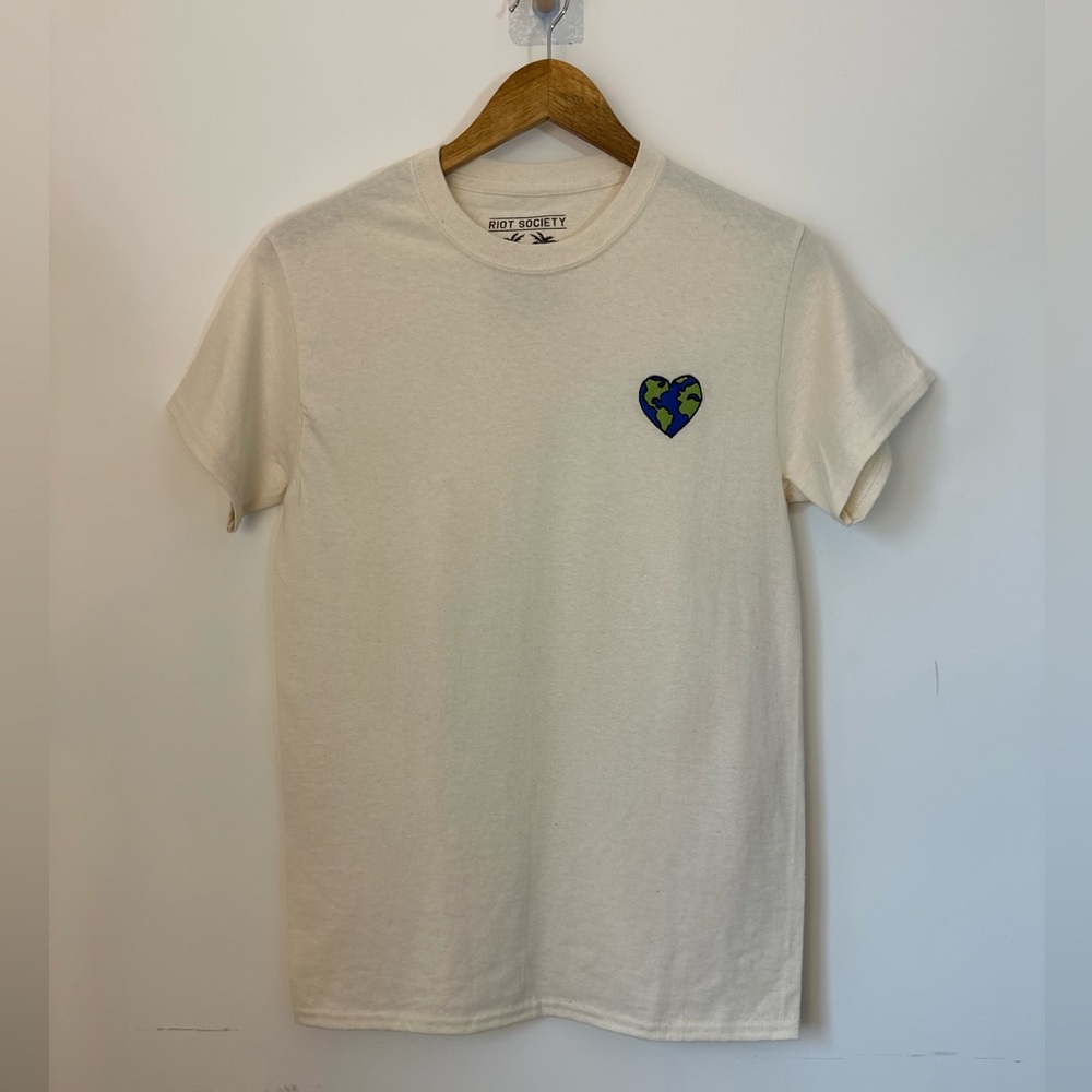 Never Worn Riot Society Mother Earth Embroidered T-Shirt, Sm.